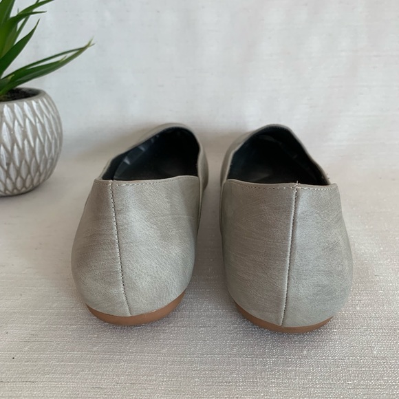 Bellini Marshmallow Gray Faux Leather Flats Woman’s 10M - Picture 13 of 15